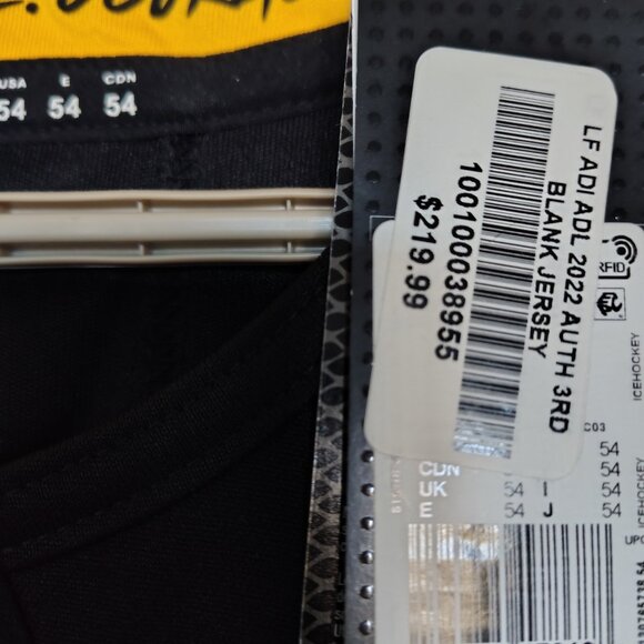 Toronto Maple Leafs Adidas Authentic Jersey - Picture 4 of 4